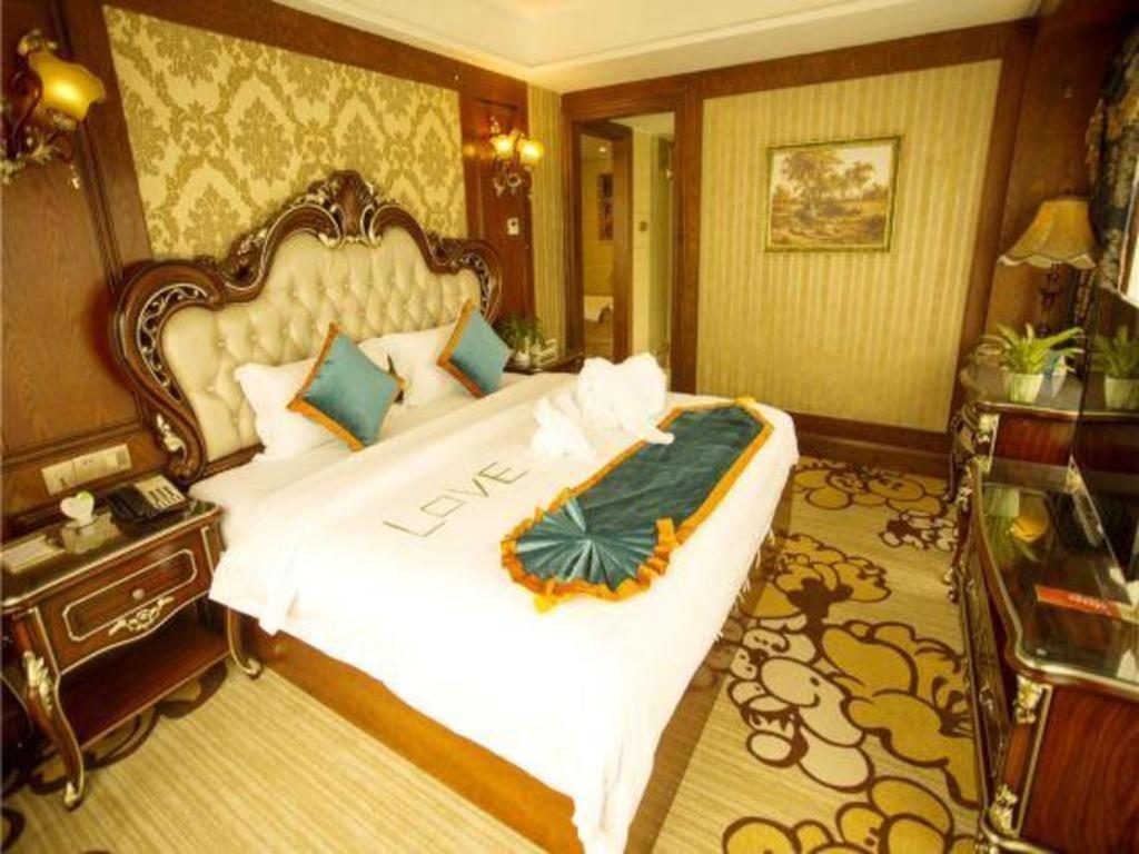 Chengdu French Theme Gold Palace Buitenkant foto