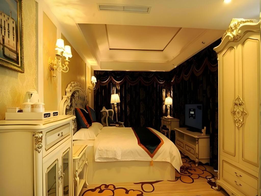 Chengdu French Theme Gold Palace Buitenkant foto