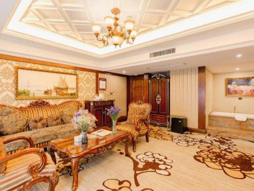 Chengdu French Theme Gold Palace Buitenkant foto