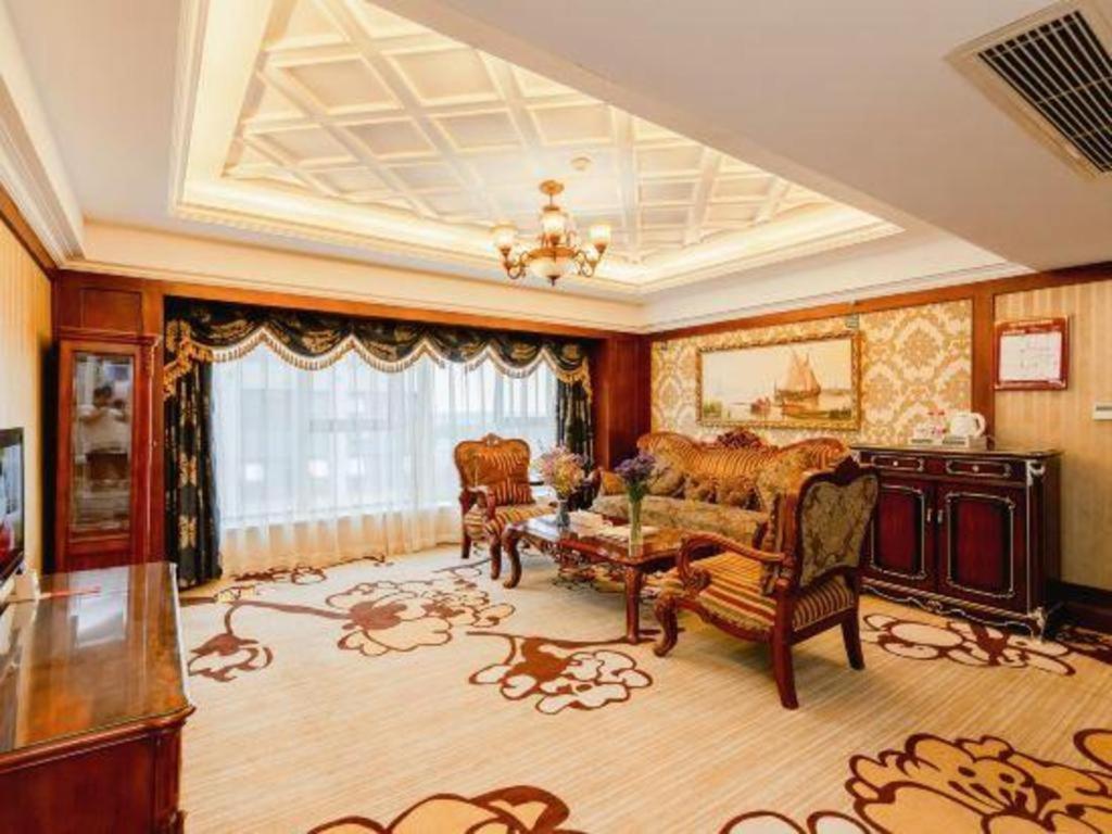Chengdu French Theme Gold Palace Buitenkant foto