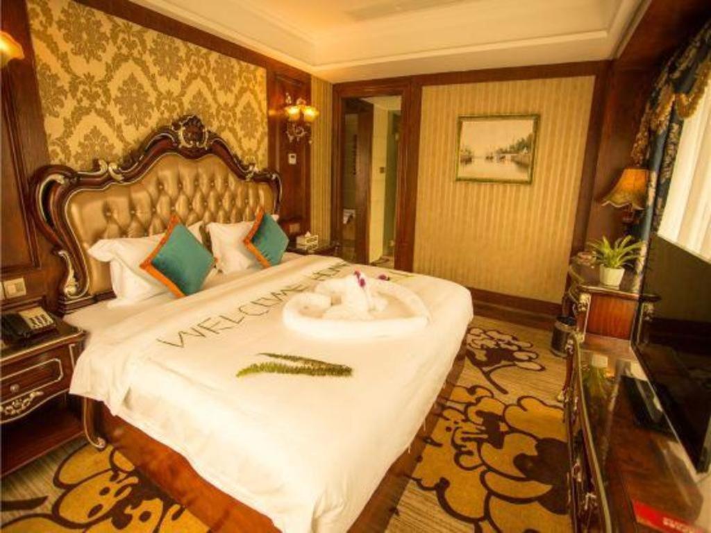 Chengdu French Theme Gold Palace Buitenkant foto